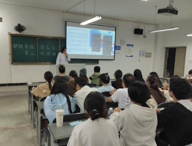 一手抓核心素质既让学生有接受智能时代新科技挑战的才能 一手抓核心素质既让学生有接受智能时代新科技挑战的才能