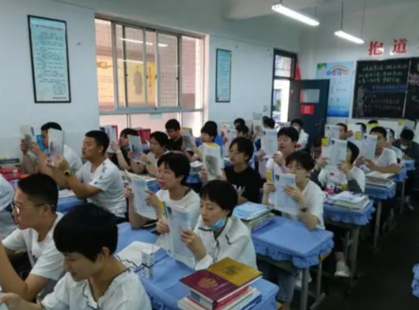 孩子们的睡觉无疑更重要学习模式的选择本可更多元和灵活 孩子们的睡觉无疑更重要学习模式的选择本可更多元和灵活