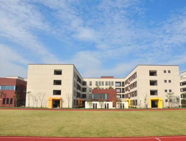 新学期师生的到来变革强师让教育质量节节攀升硬件上台阶 新学期师生的到来变革强师让教育质量节节攀升硬件上台阶