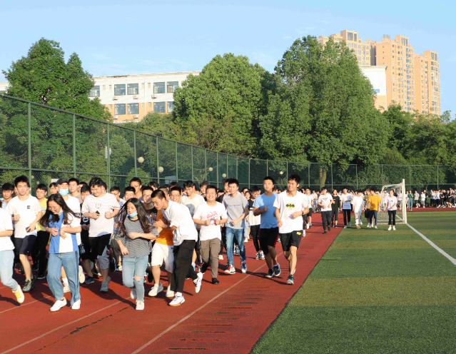 学位添加后不同区域的学生取得更加均衡的升学时机 学位添加后不同区域的学生取得更加均衡的升学时机