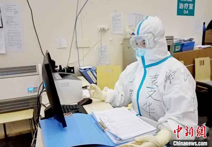  甘肃庆阳“熊猫侠”护士：逆行战疫 归来献血守护生命